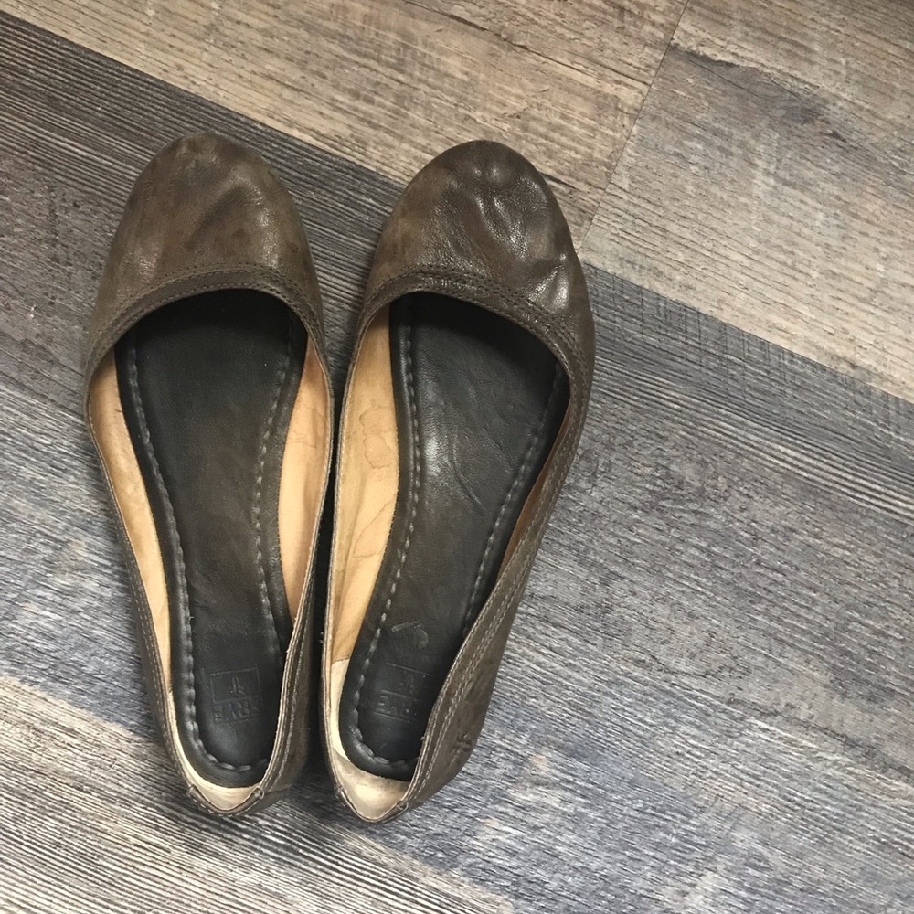 Frye flats